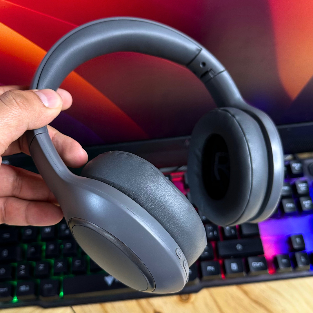 Ultron ANC Pro - Audifonos On-Ear