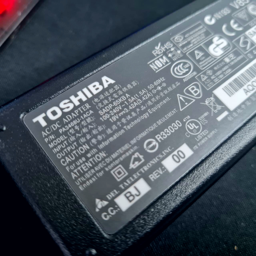 Cargador Para Laptop Toshiba 19.5V